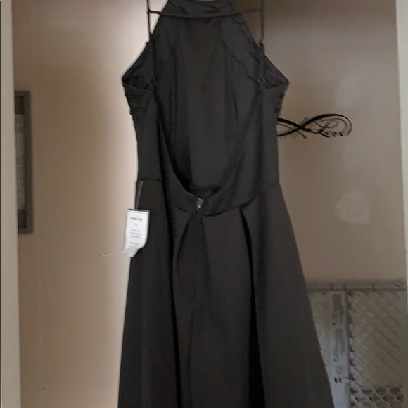 Black dress - Picture 4 of 4